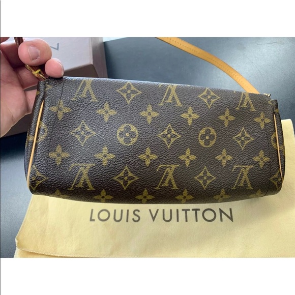 Sold *LV Beverly Clutch! - Picture 4 of 8